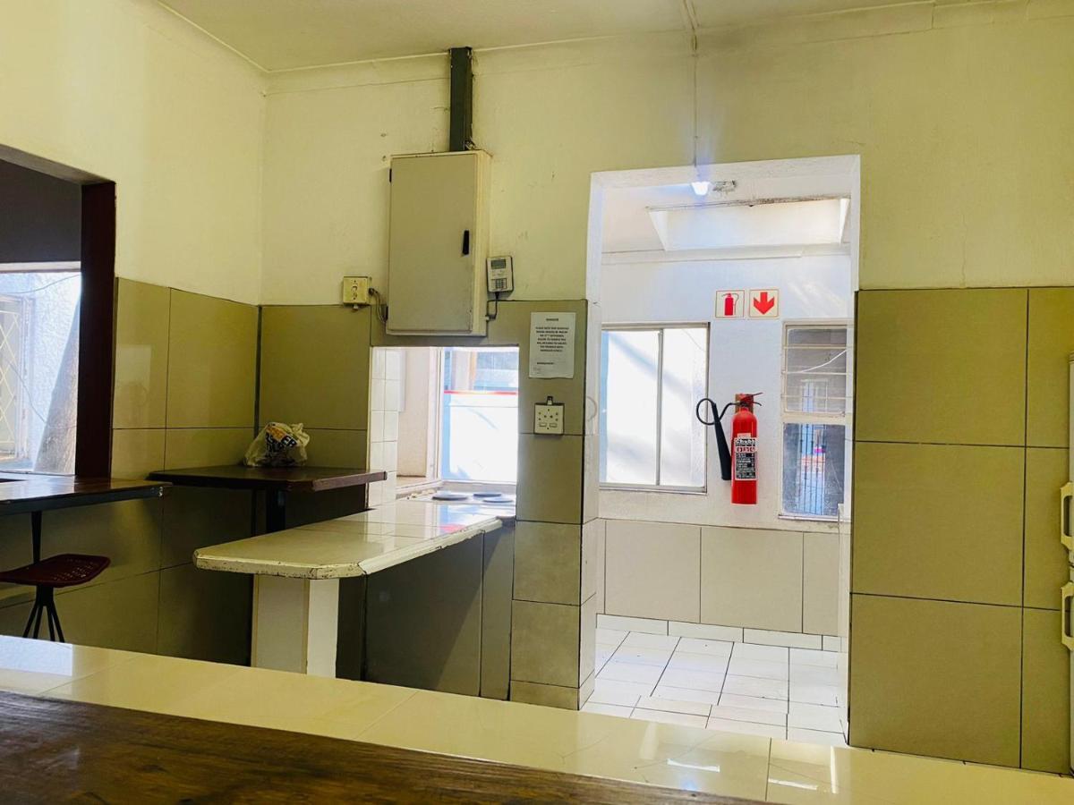 Rosebank Hostel Йоганнесбурґ Екстер'єр фото